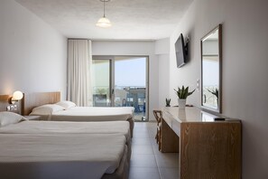 Family Quadruple Room | Iron/ironing board, bed sheets