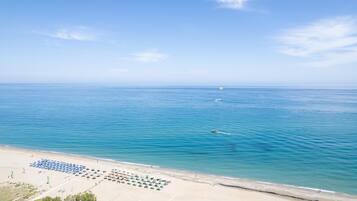 Una playa cerca, buceo