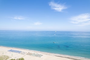 Beach nearby, scuba diving