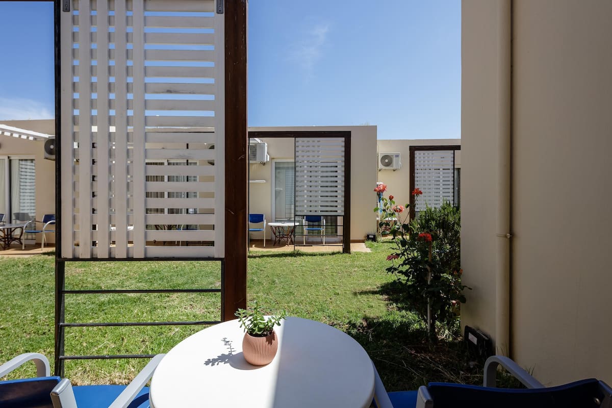 Double Room | Iron/ironing board, bed sheets