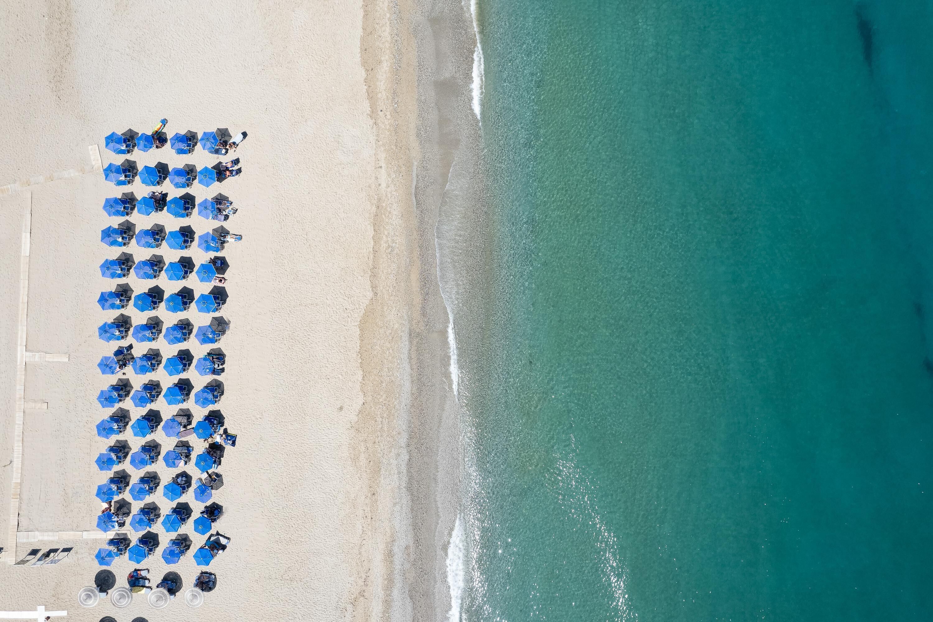 beach nearby, scuba diving