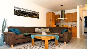 Superior-Apartment, 2 Einzelbetten, Nichtraucher, Terrasse | Zimmersafe, Bettwäsche