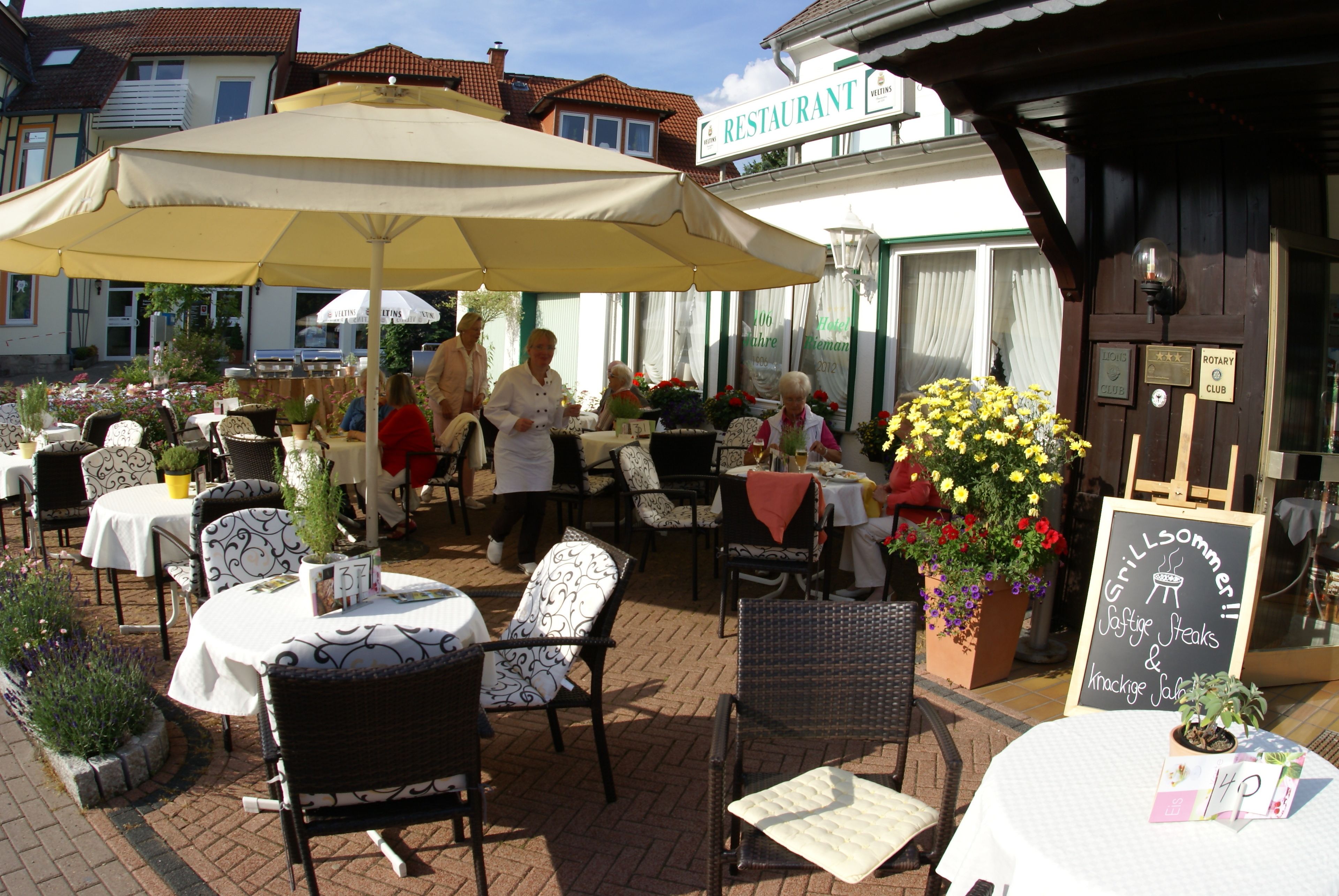 2 restaurants, lunch, dinner served; German cuisine 