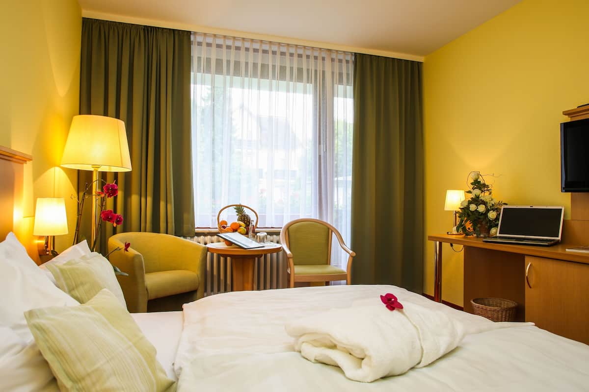 1 bedroom, in-room safe, bed sheets