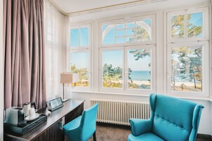 Junior suite with panoramic sea view | Beach/ocean view