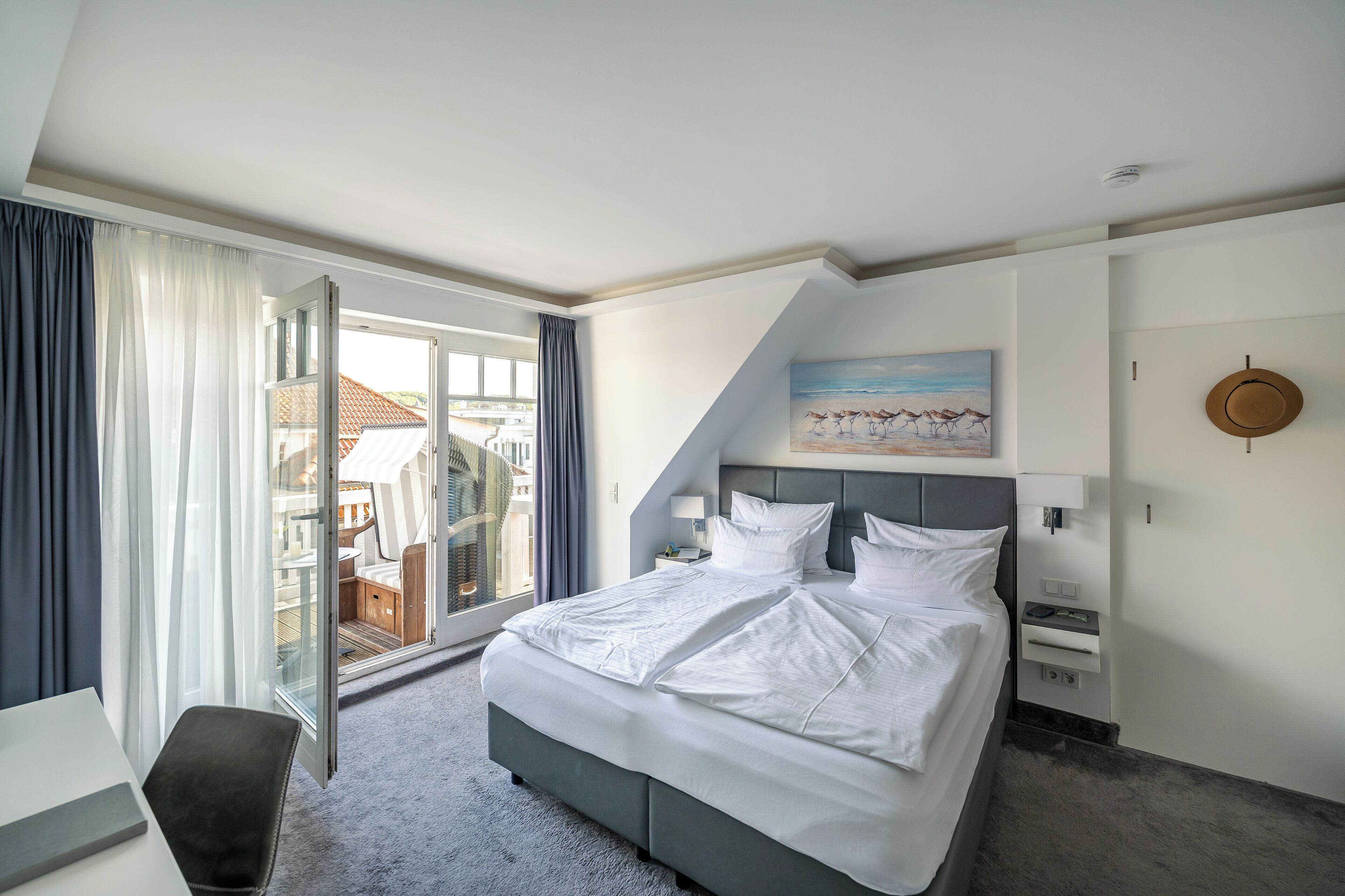 Doppelzimmer, Balkon | Allergikerbettwaren, Minibar, Zimmersafe, schallisolierte Zimmer