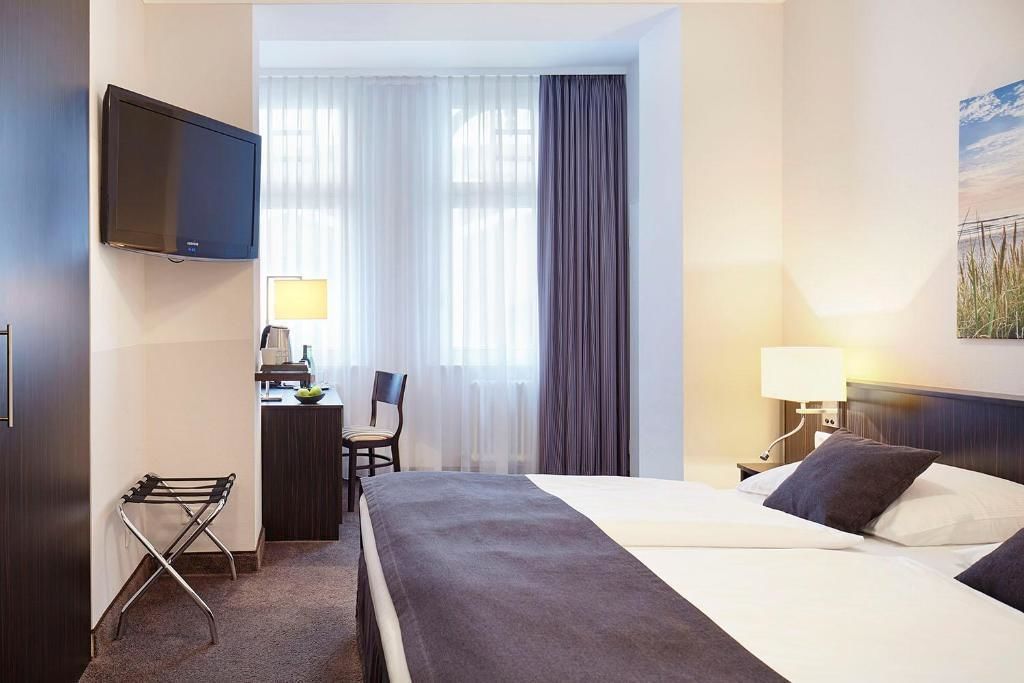 Ropa de cama hipoalergénica y minibar 