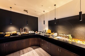 Daily buffet breakfast (EUR 18 per person) - Hotel Villa Belvedere (Binz)