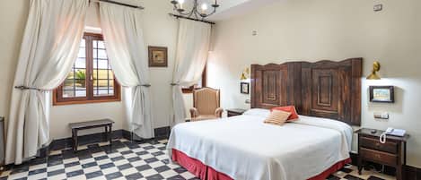 Chambre Prestige double | Minibar, coffre-fort, accĂšs au Wi-Fi (inclus), literie fournie