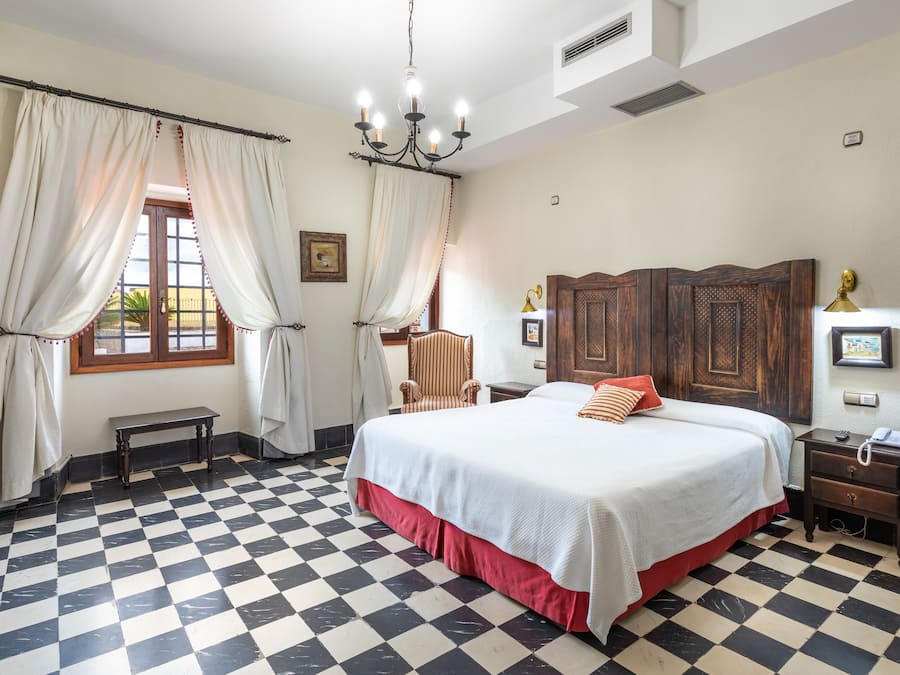 Premium Double Room | Minibar, in-room safe, free WiFi, bed sheets