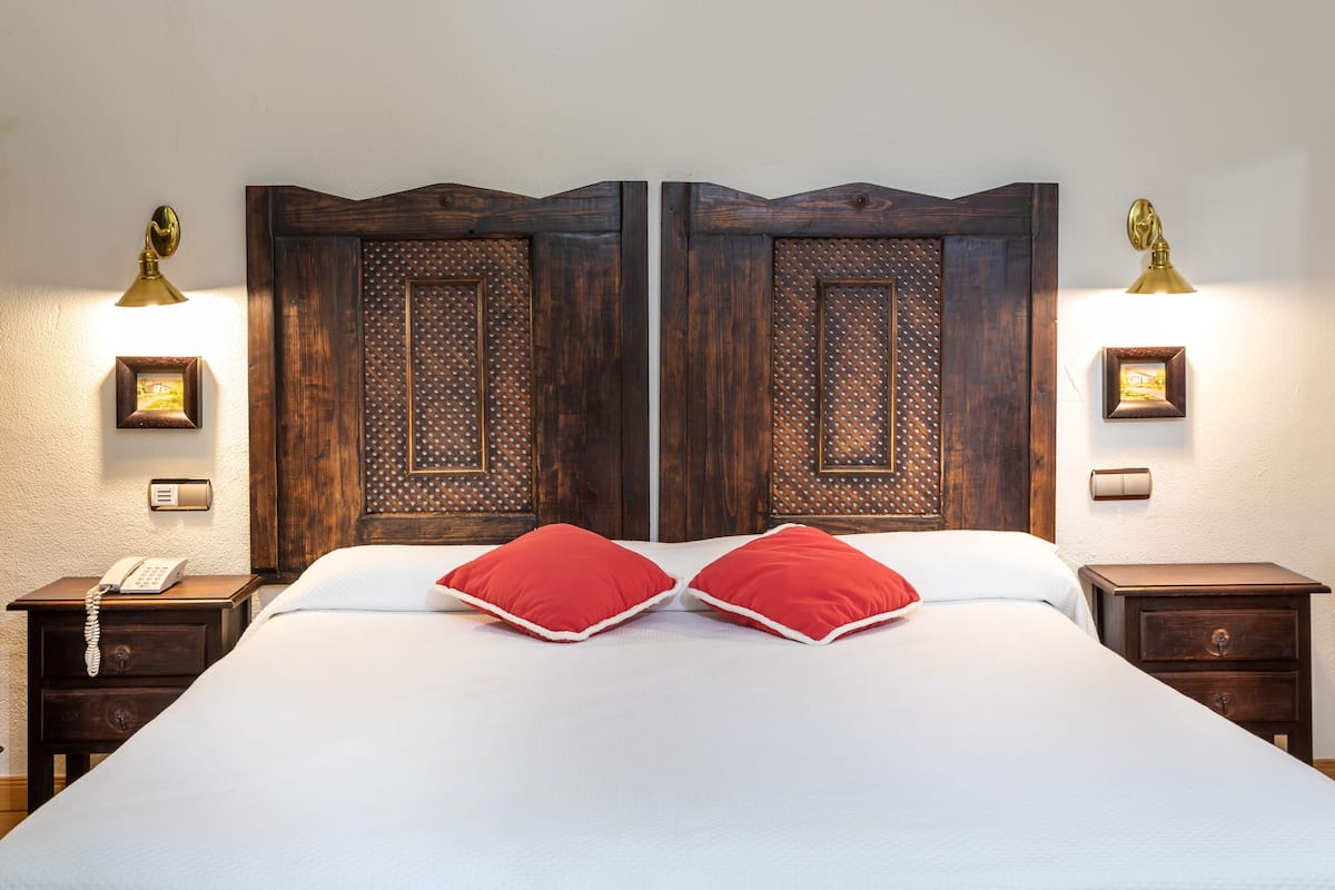 Minibar, in-room safe, free WiFi, bed sheets