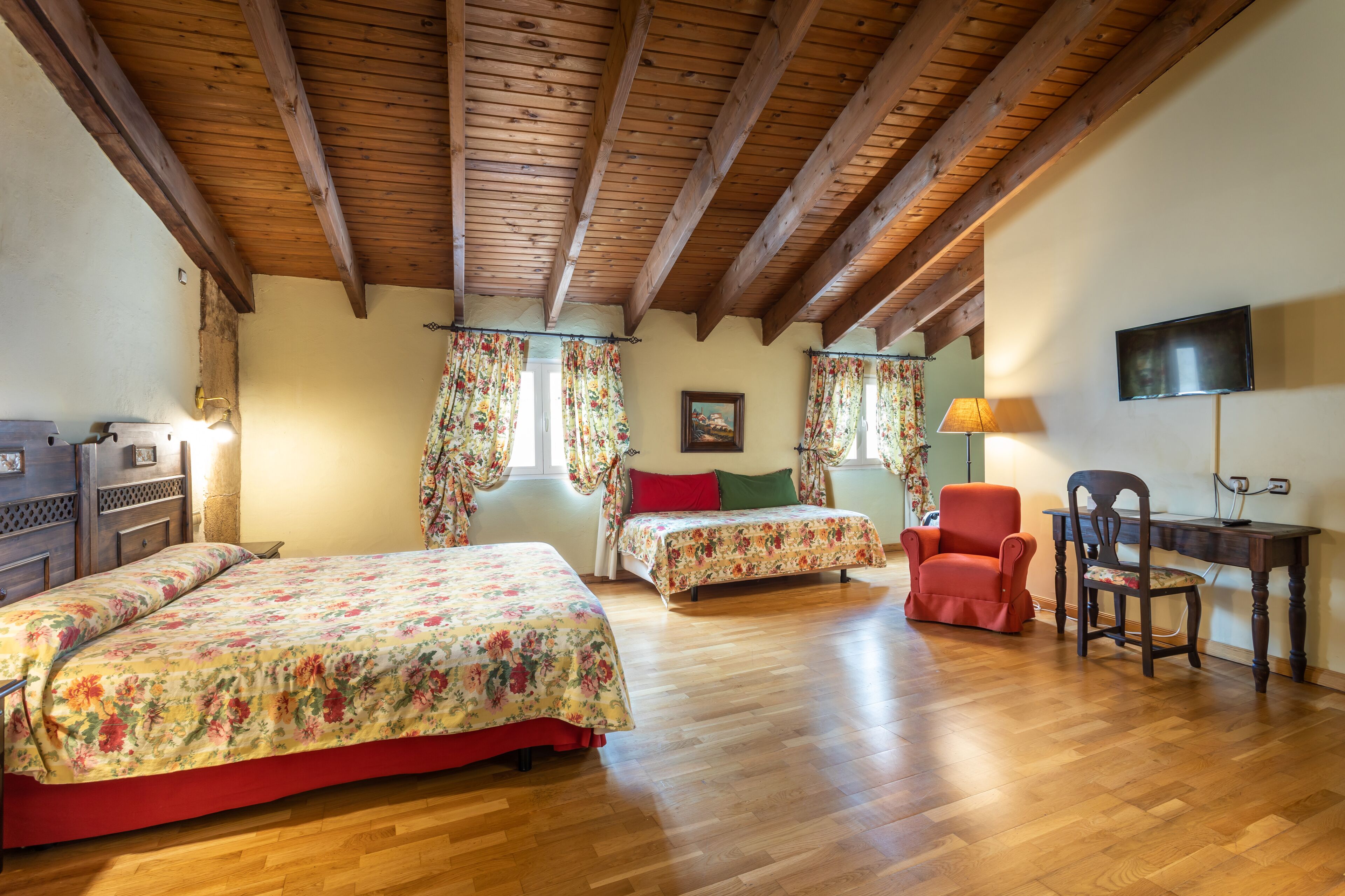 family quadruple room | 1 bedroom, minibar, in-room safe, free wifi