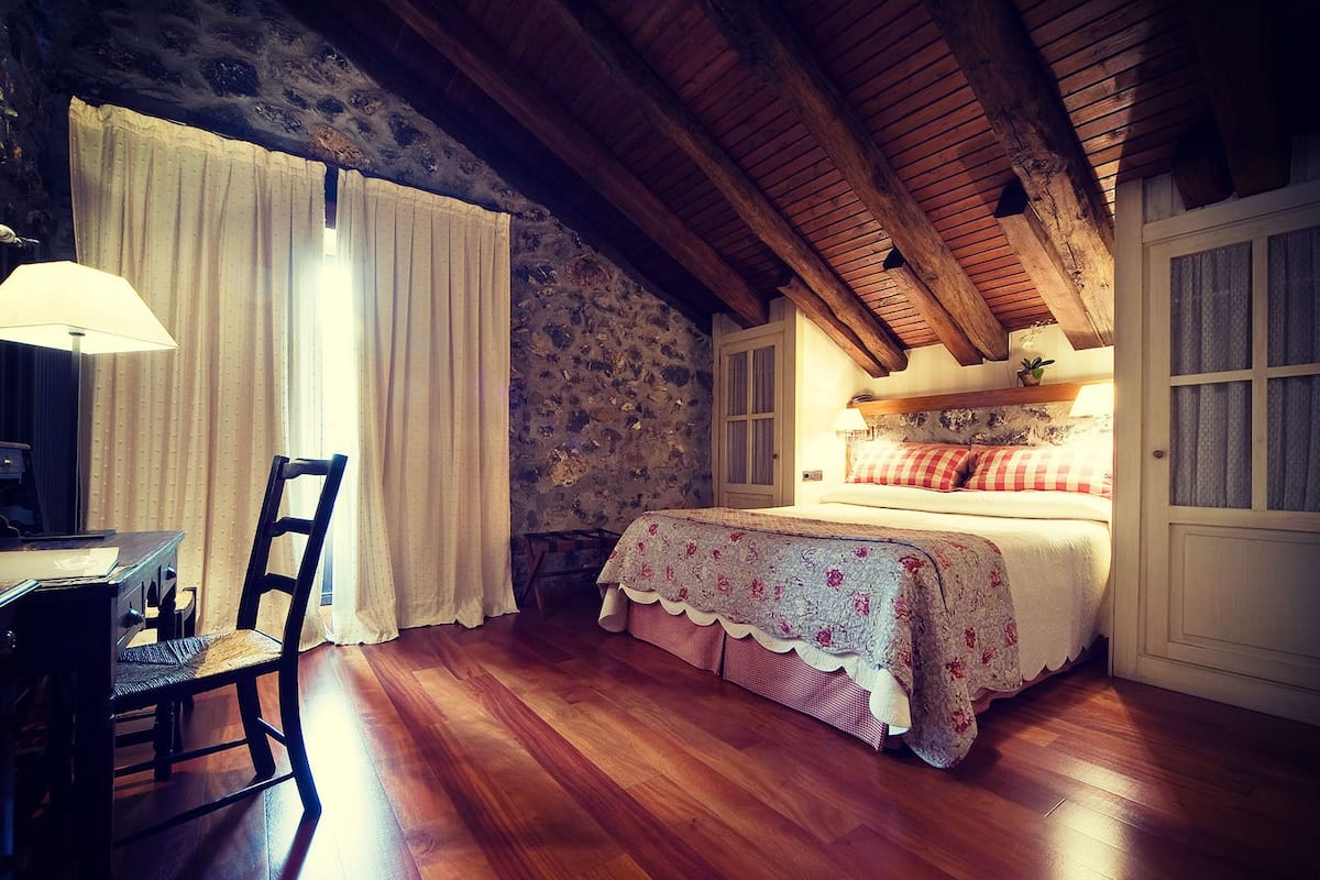 Superior Double Room | Premium bedding, desk, soundproofing, iron/ironing board (on request)