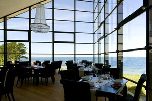 Breakfast, lunch and dinner served - Sandstrand Ostseeperle (Glowe)