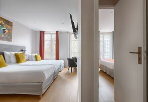 خزنة داخل الغرفة وطراز فريد لكل وحدة ومكتب ومساحة عمل للكمبيوتر المحمول