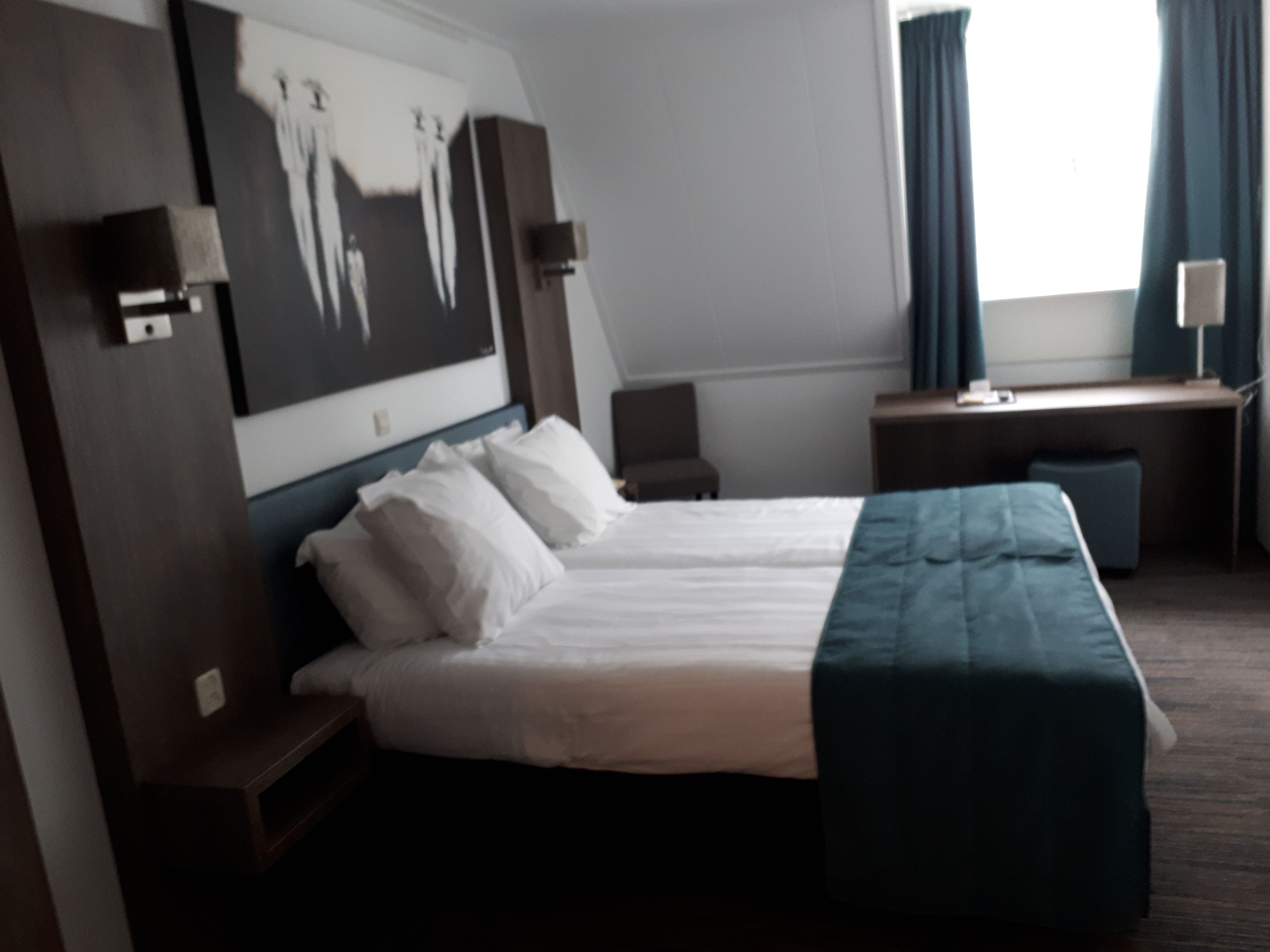 standard twin room, 1 bedroom | desk, iron/ironing board, free wifi, bed sheets