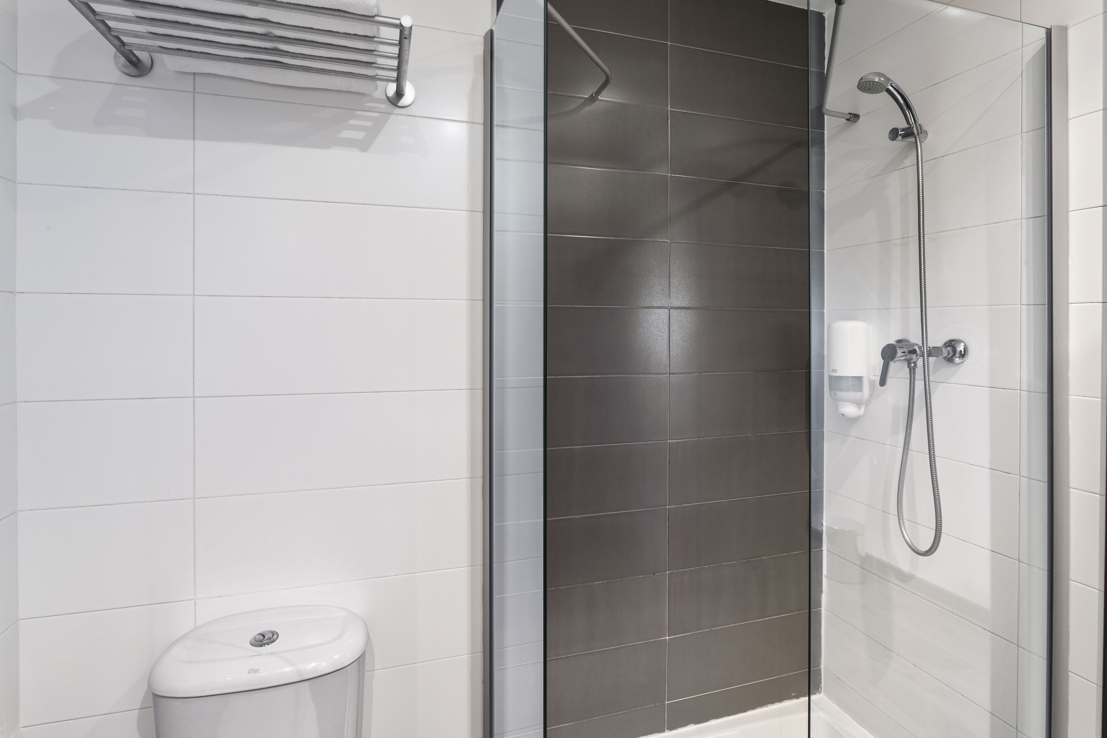 desk, soundproofing, free wifi, bed sheets