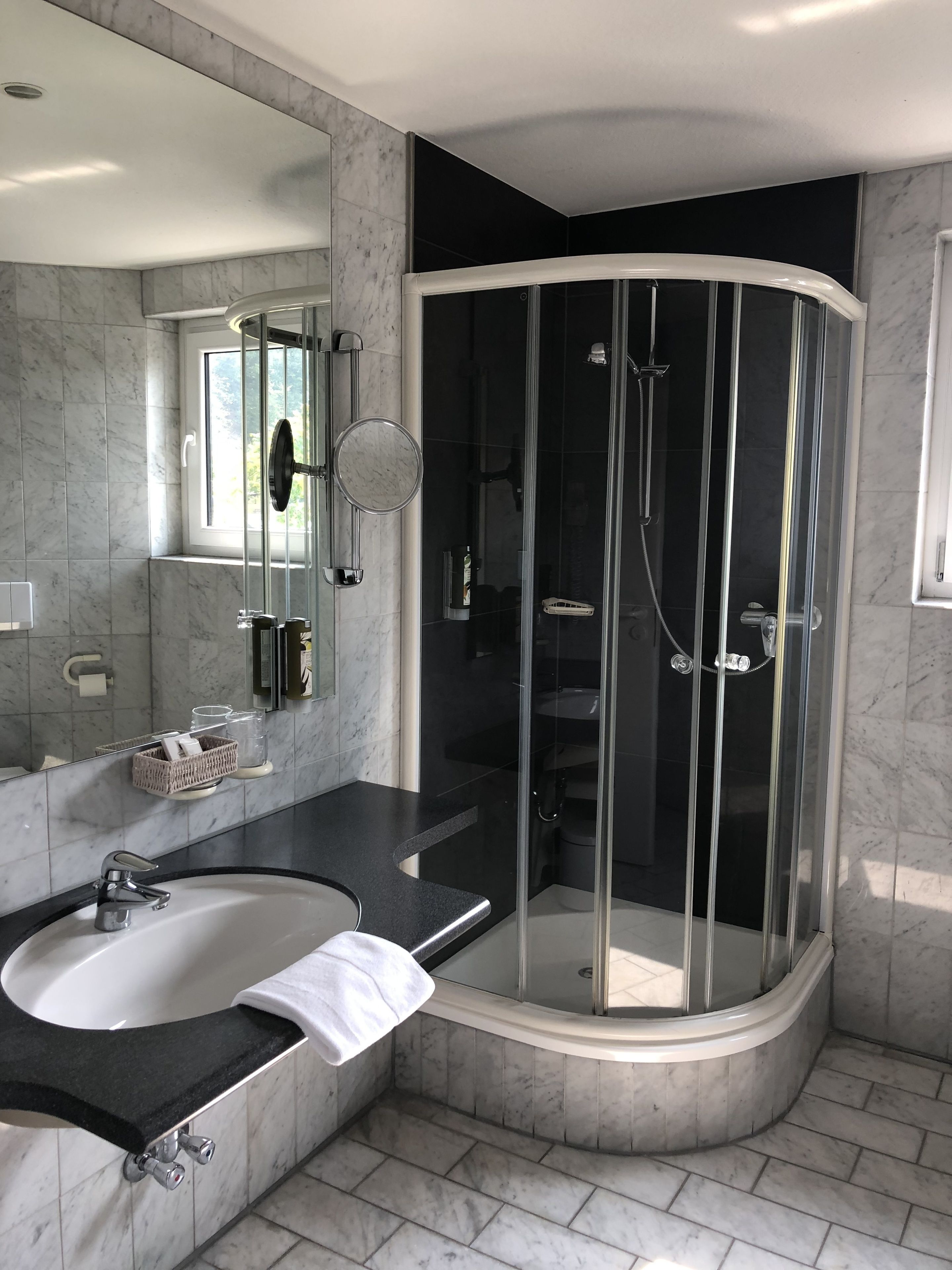 comfort single room | bathroom | shower, free toiletries, hair dryer, towels