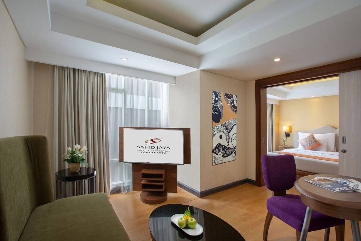 Family Room | Premium bedding, minibar, in-room safe, desk
