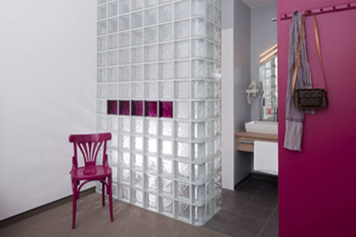 Single Room, Private Bathroom | Hypo-allergenic bedding, in-room safe, individually decorated, desk
