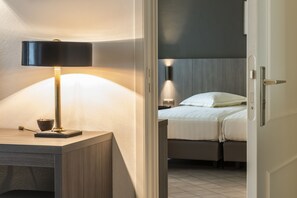 家庭房 | 客房内保险箱、遮光窗帘、隔音、熨斗/熨板