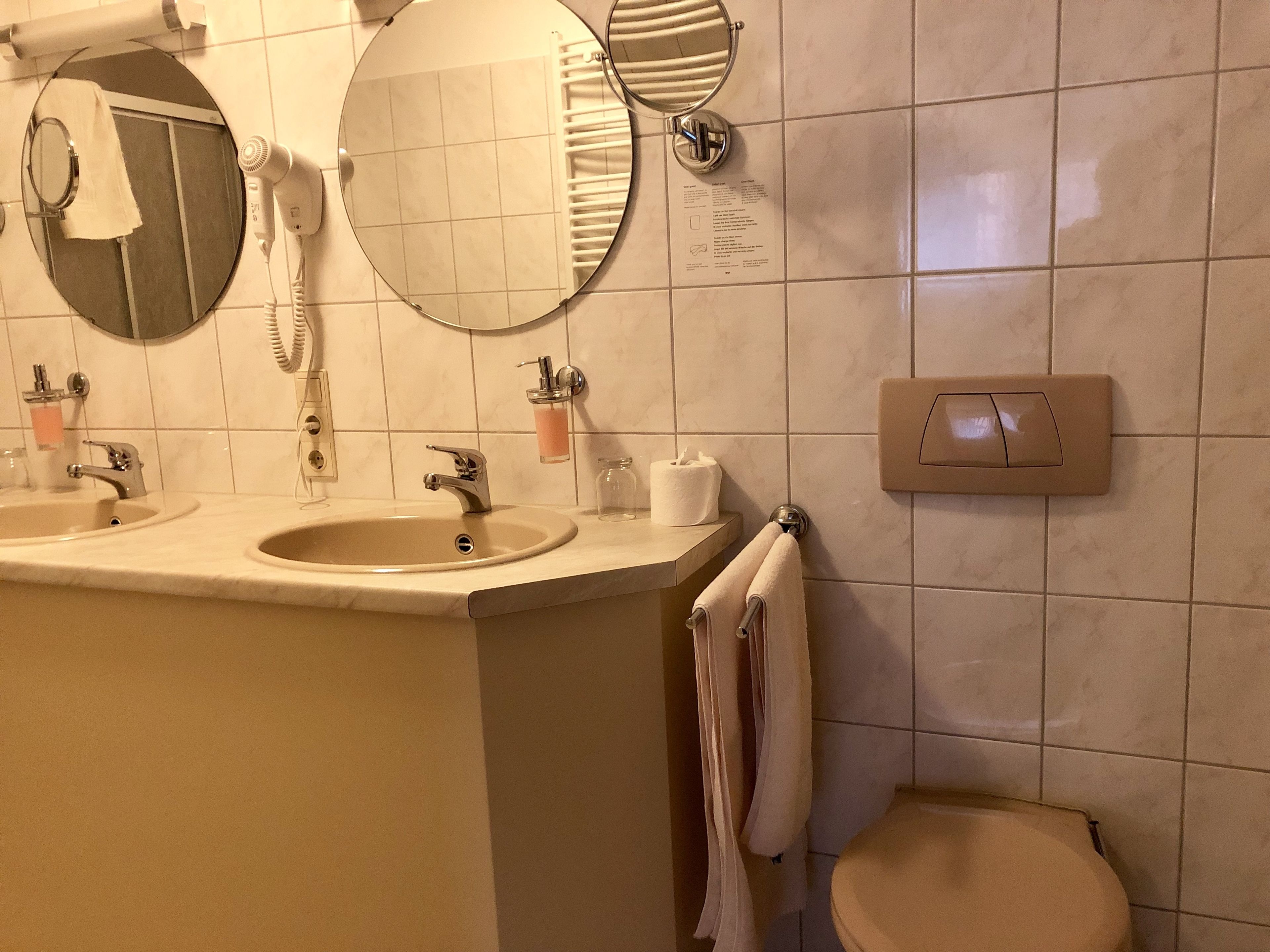 comfort double room | bathroom amenities | shower, free toiletries, hair dryer, towels