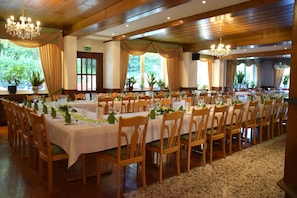 Banquet hall