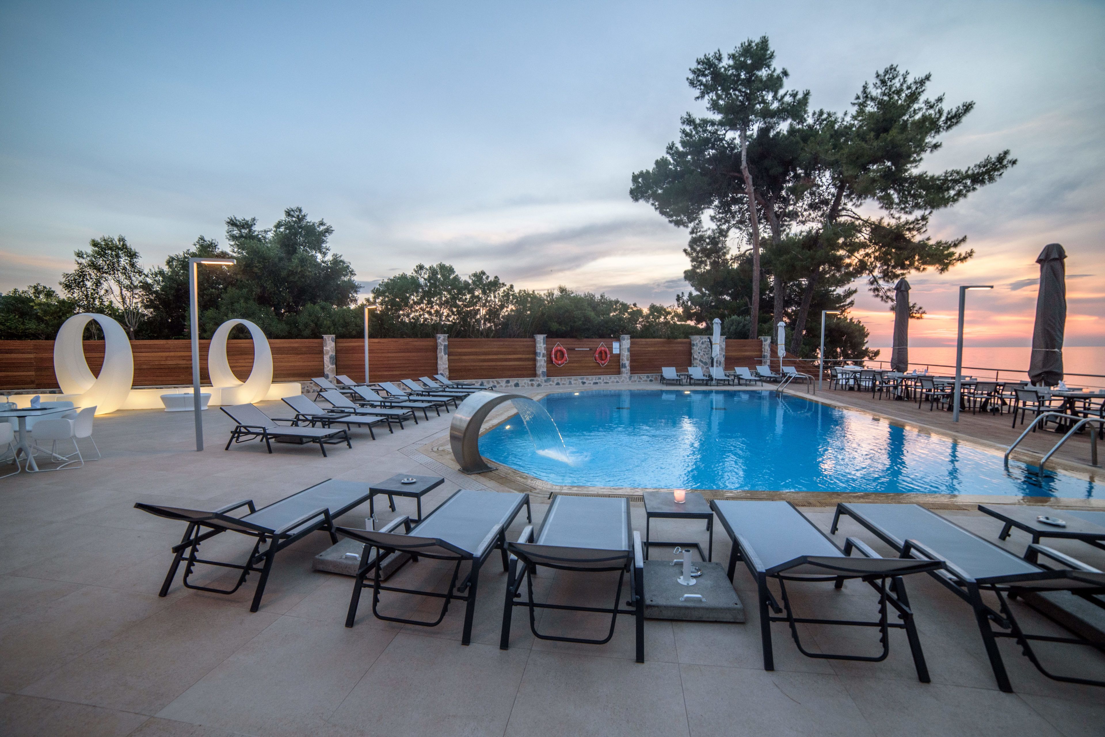 Outdoor pool, sun loungers