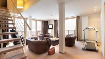 1 bedroom, premium bedding, in-room safe, desk