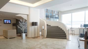 2 bar/lounge