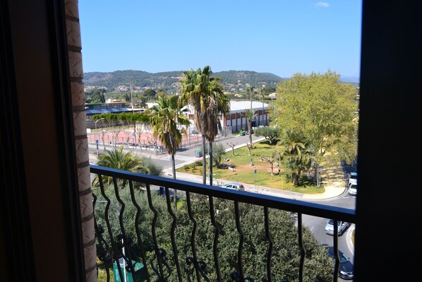 Double Room Single Use | Garden view