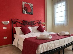 Premium Single Room, Accessible | Down comforters, in-room safe, desk, laptop workspace