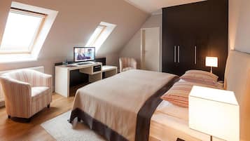 Escritorio, cunas gratuitas, camas supletorias y wifi gratis