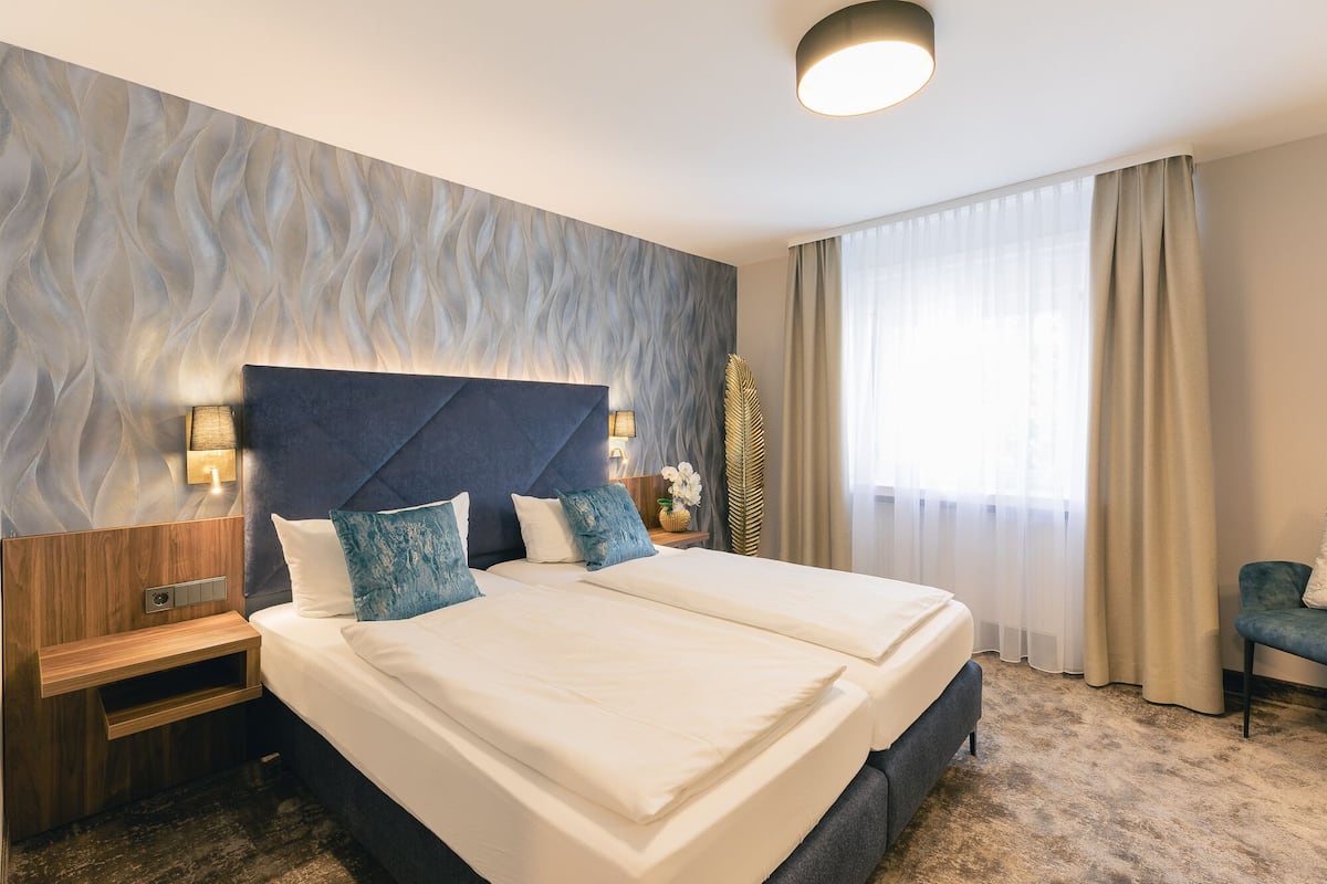 Hochwertige Bettwaren, Minibar, Schreibtisch, schallisolierte Zimmer