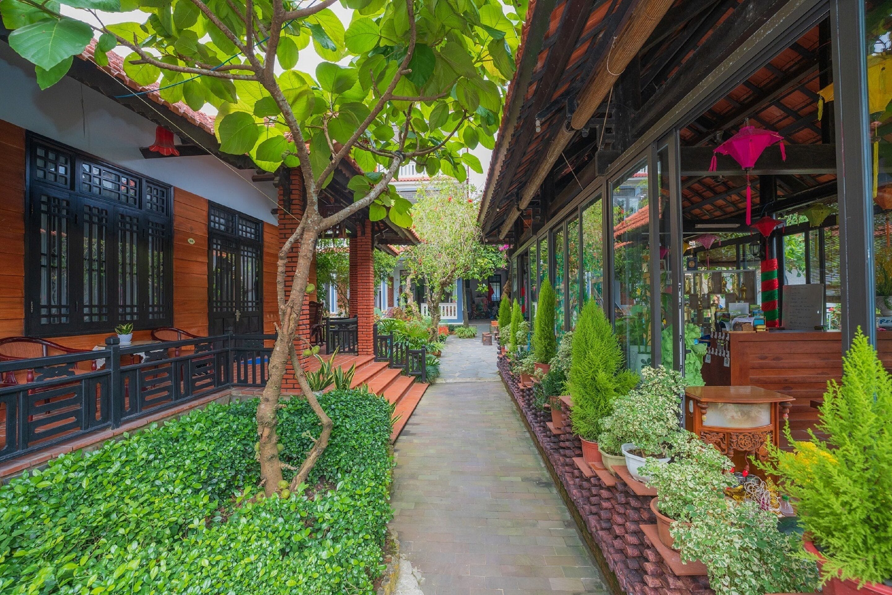 Deluxe Room, Balcony, Garden View | Garden view