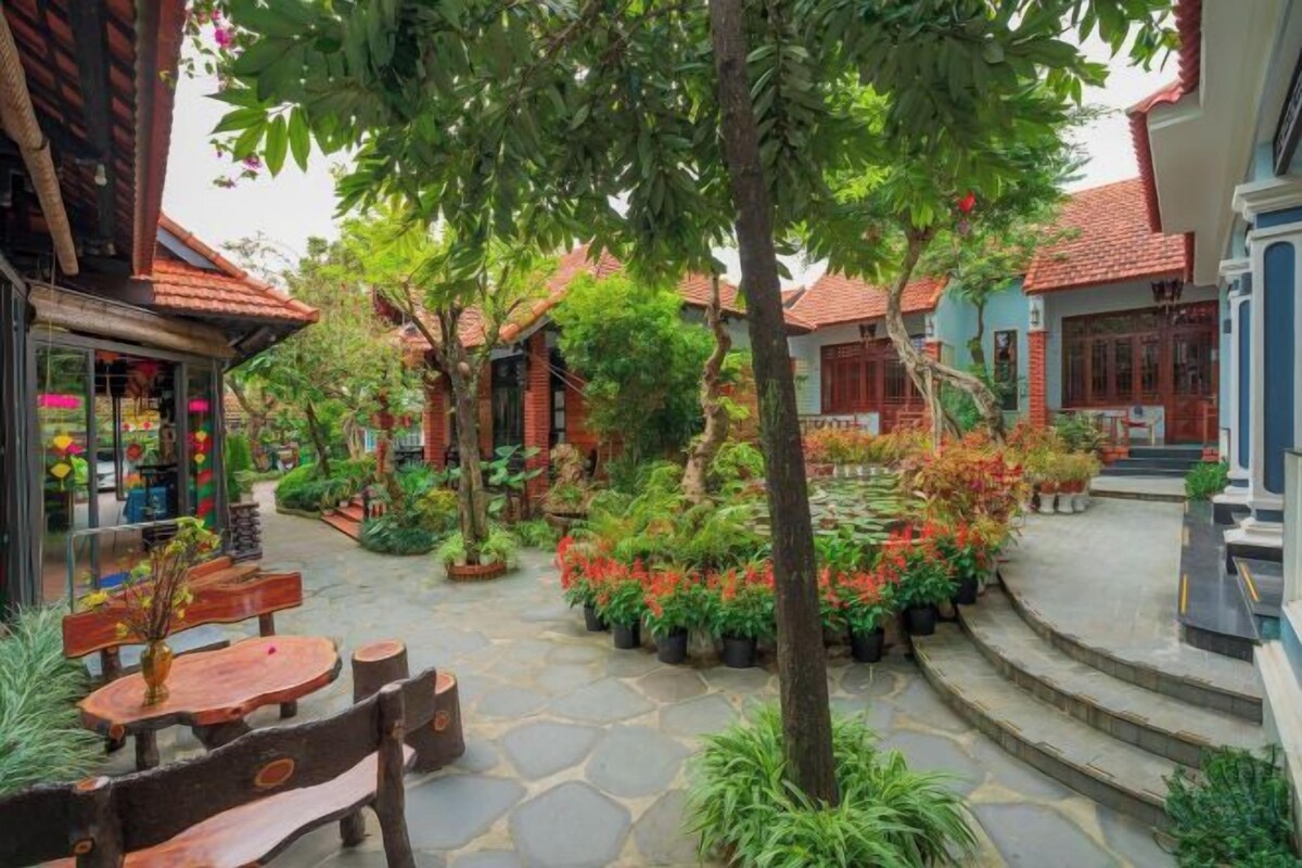 Family Room, Connecting Rooms, Garden View