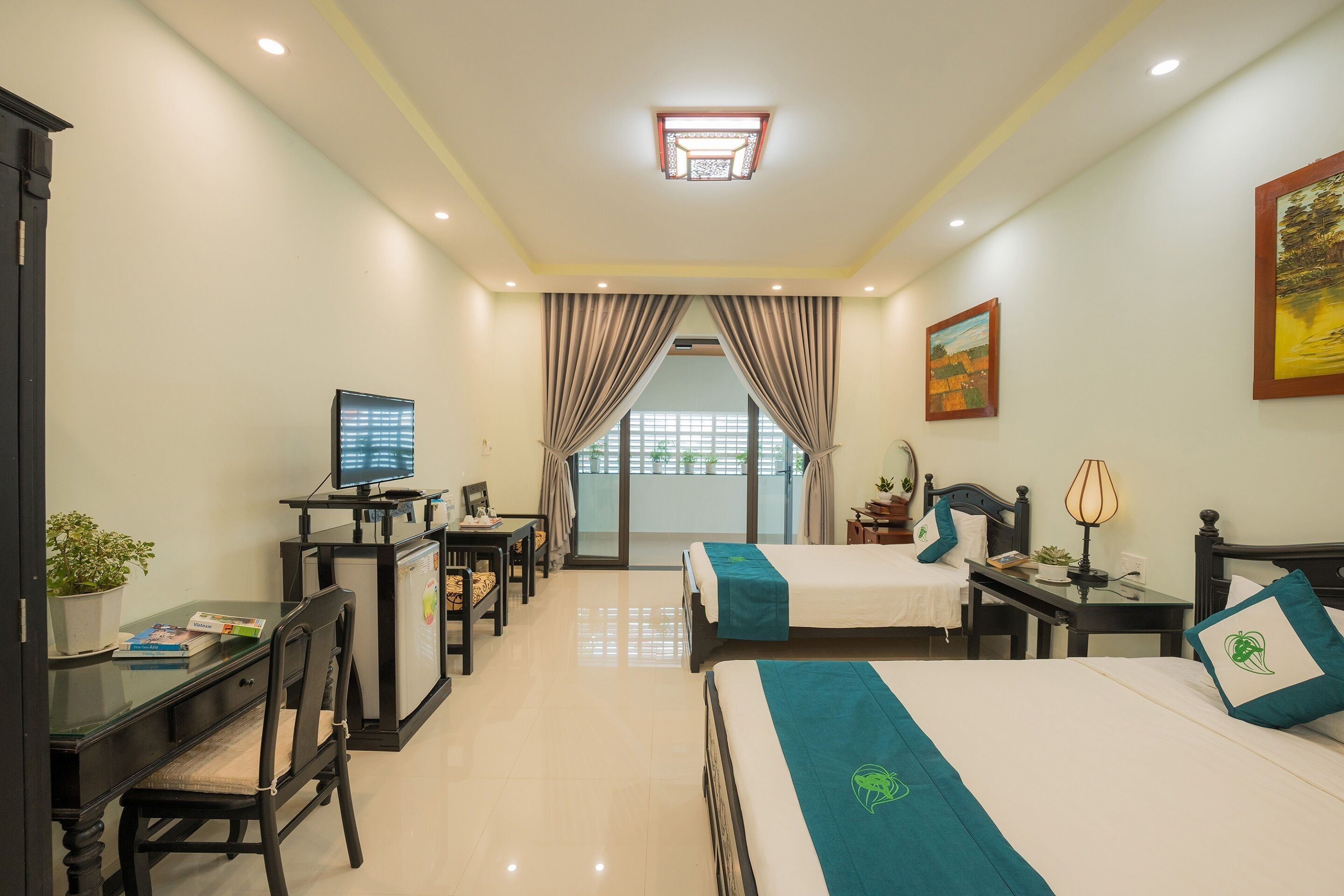 standard double or twin room | 1 bedroom, minibar, in-room safe, desk
