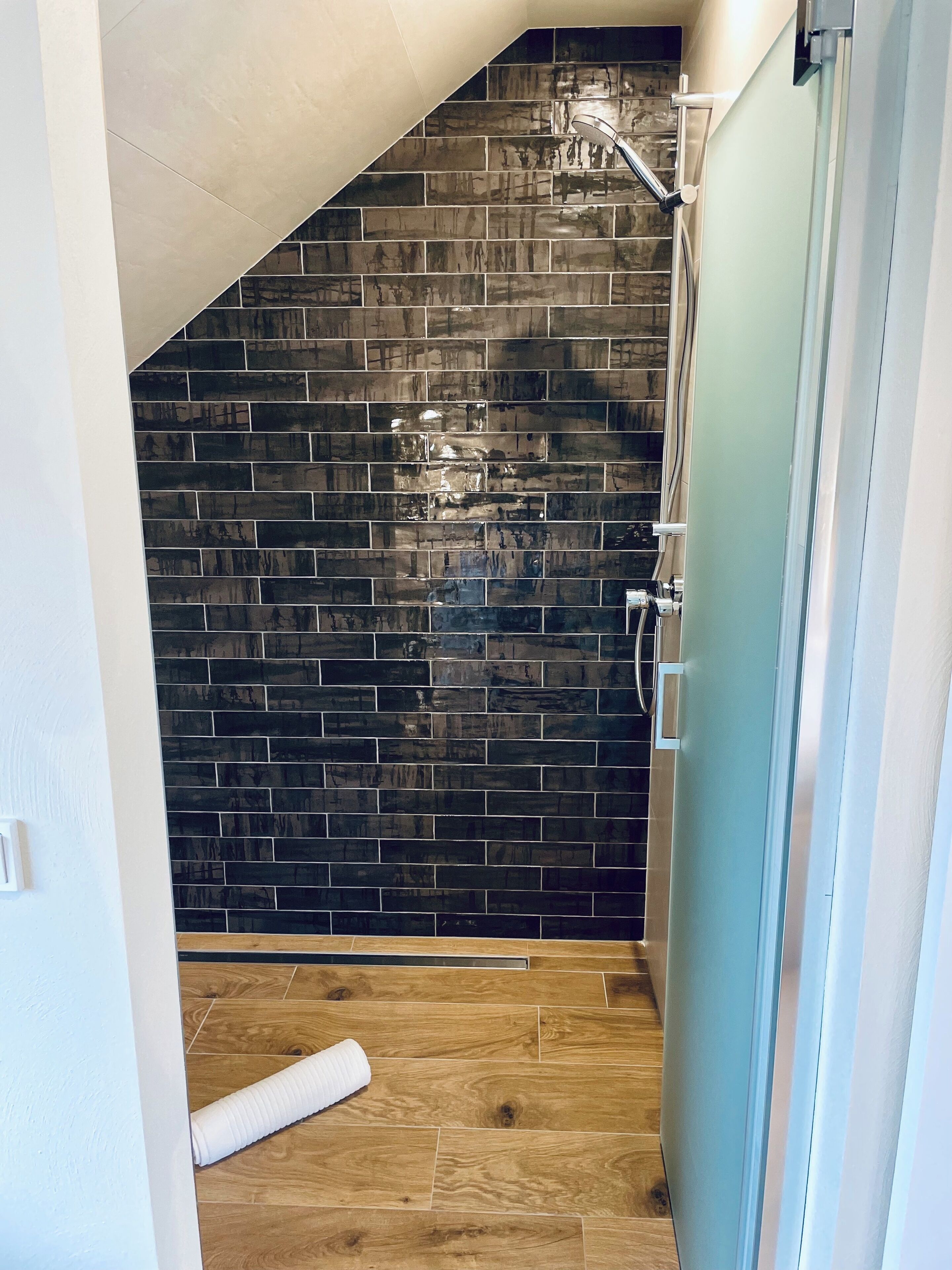 superior double room, 1 bedroom, valley view, courtyard area | bathroom | shower, free toiletries, towels