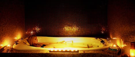 Salas de tratamientos para parejas, sauna, baño turco