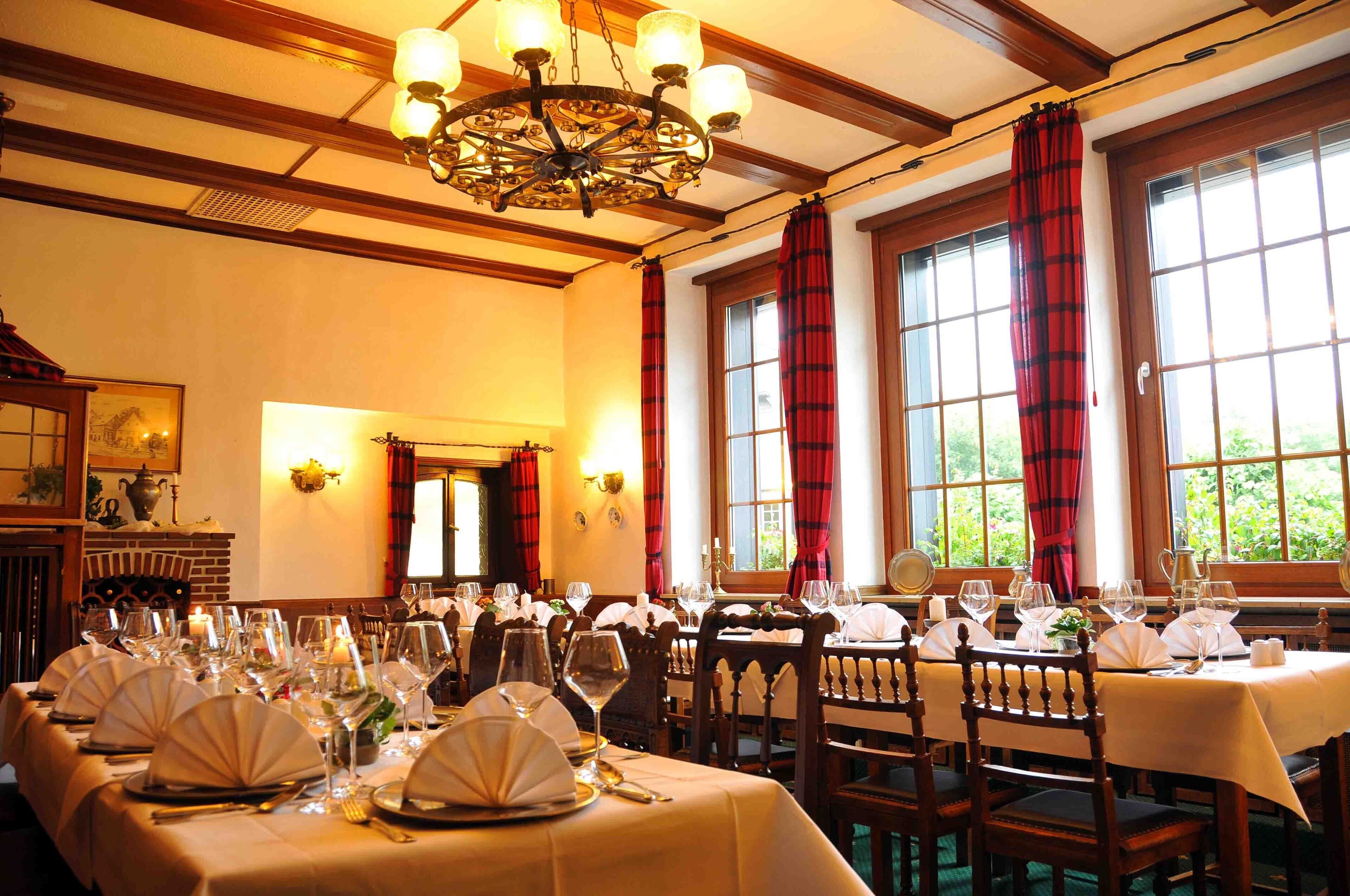 breakfast and dinner served, regional cuisine