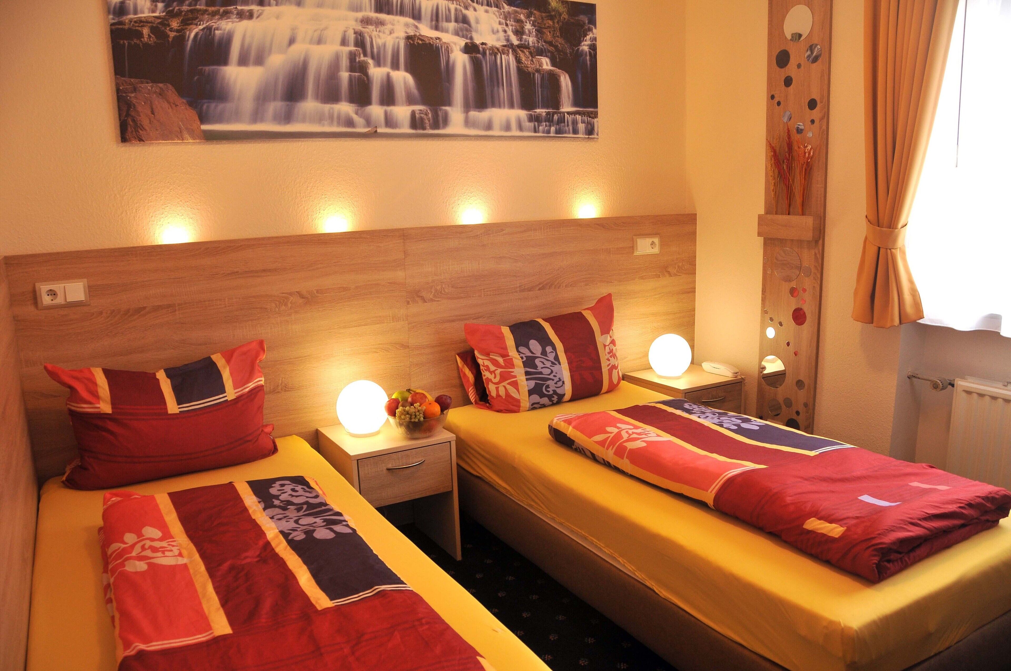 twin room | desk, soundproofing, rollaway beds, free wifi