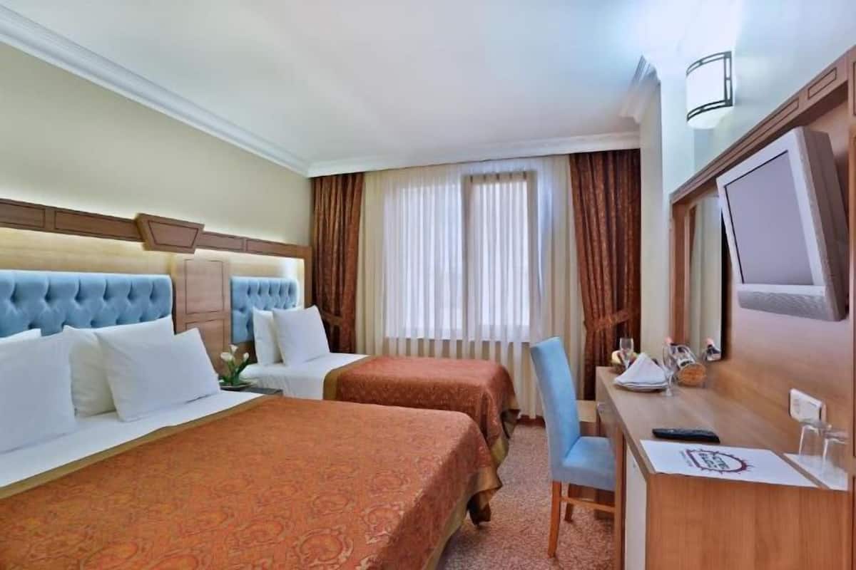 In-room safe, desk, soundproofing, free cribs/infant beds