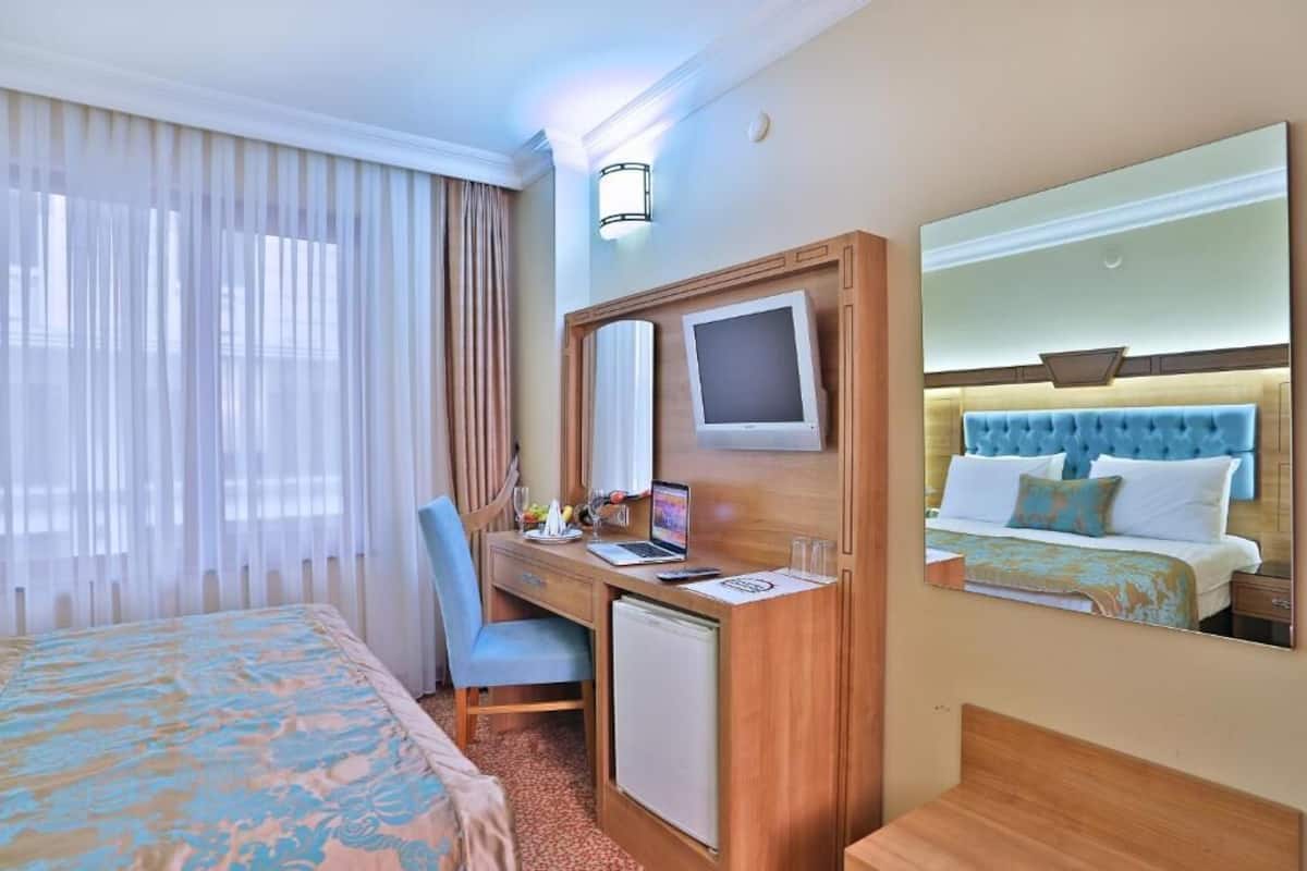In-room safe, desk, soundproofing, free WiFi