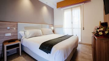 Deluxe Double Room, 1 Queen Bed | Desk, cots/infant beds, free WiFi