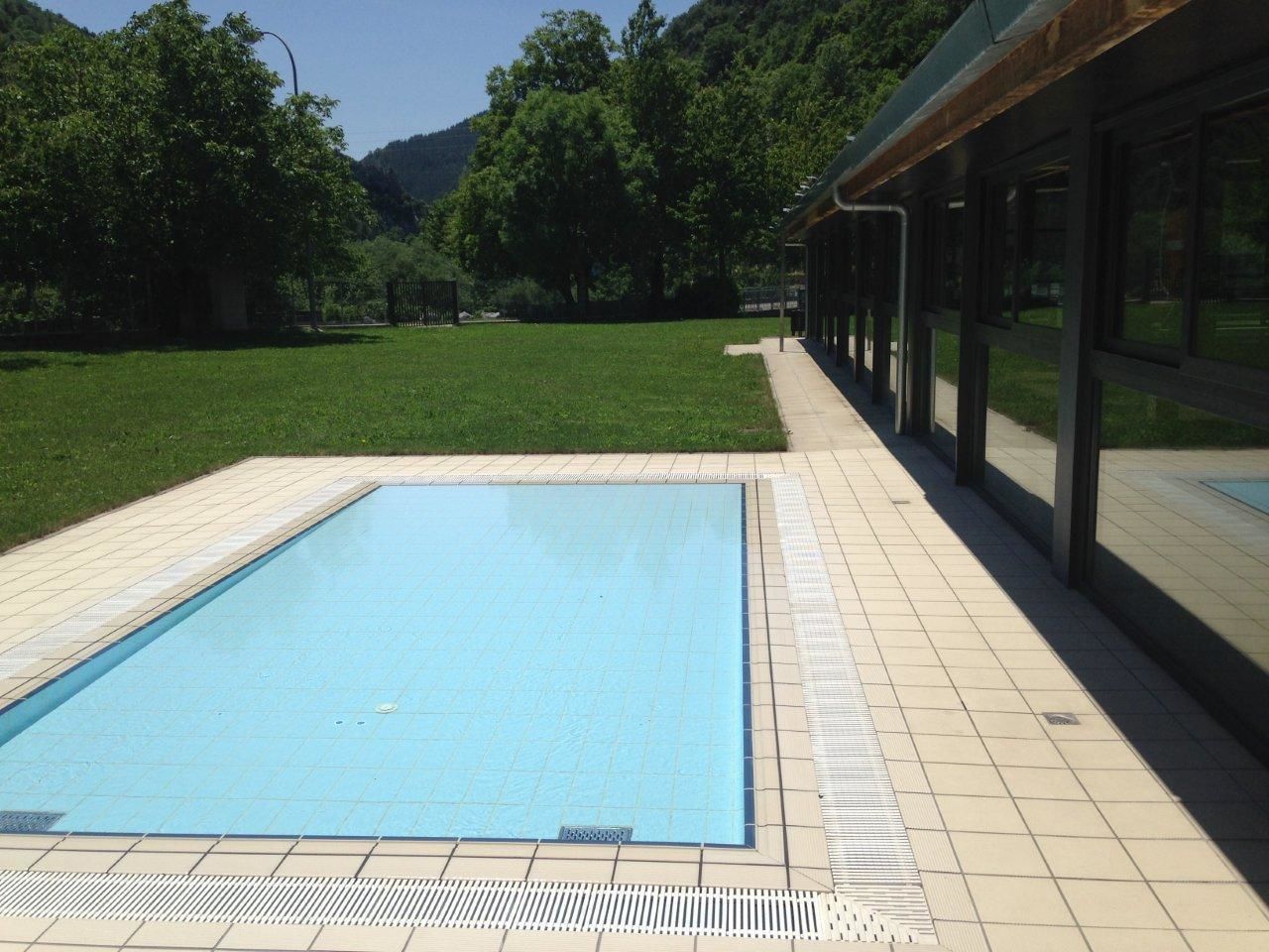 Piscine couverte, piscine extérieure