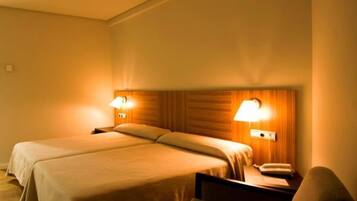 Twin Room | Blackout curtains, free cots/infant beds, free WiFi