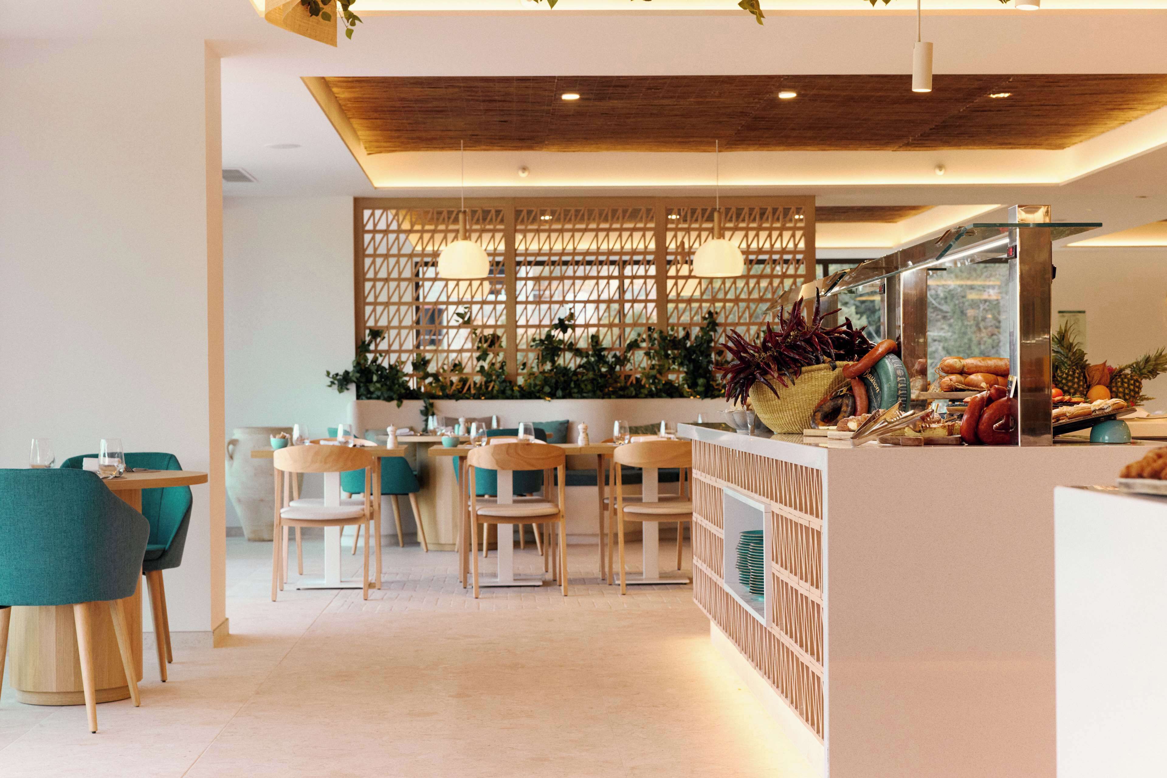 فطور كامل مجانًا يوميًا