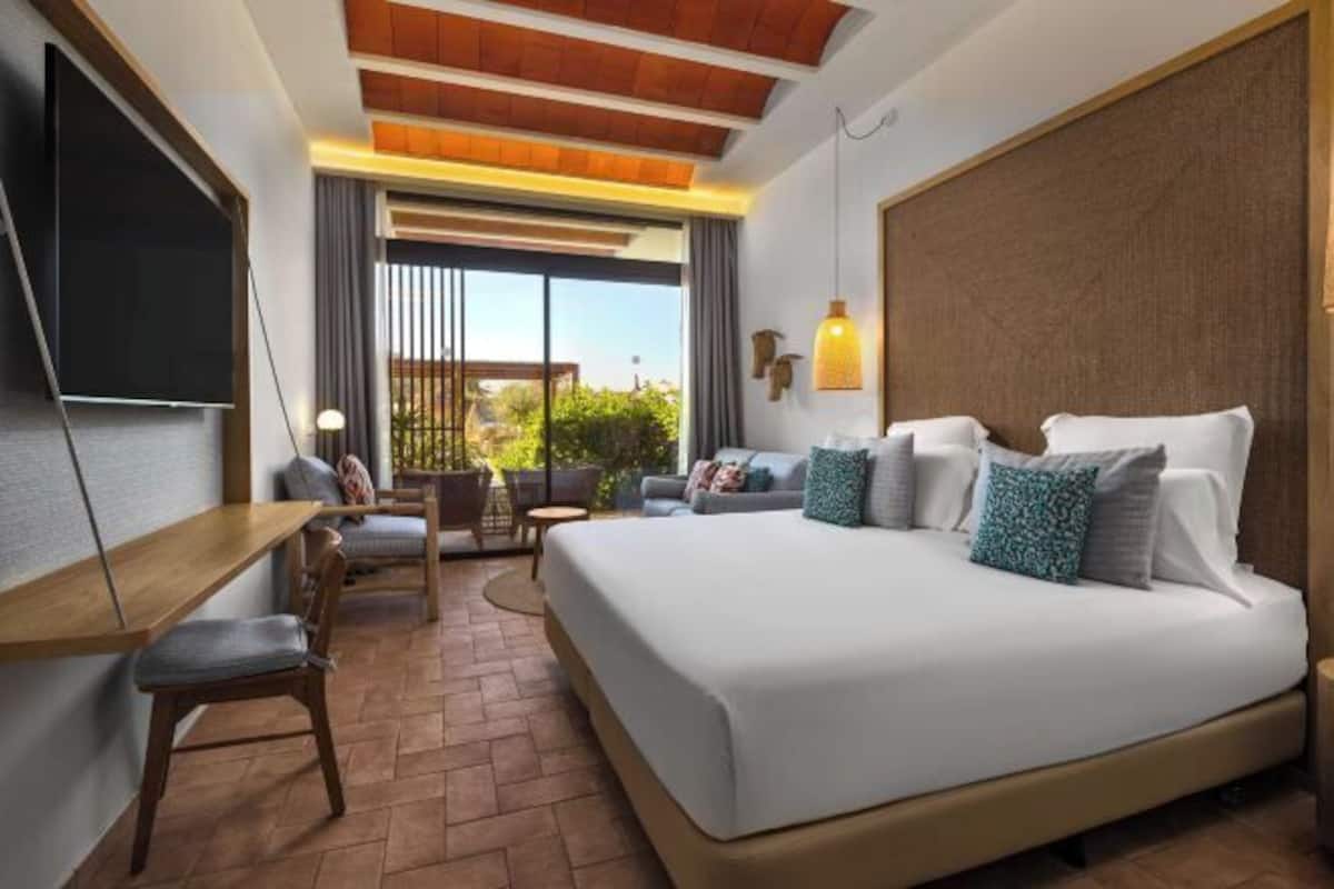 Hochwertige Bettwaren, Minibar, Zimmersafe