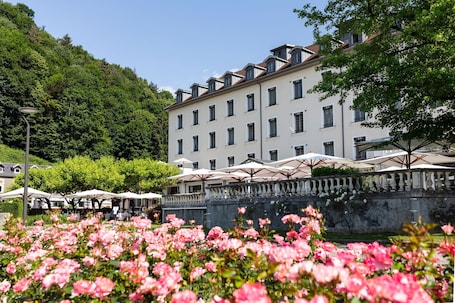 Fachada de la propiedad. Grand Hotel & Spa Uriage