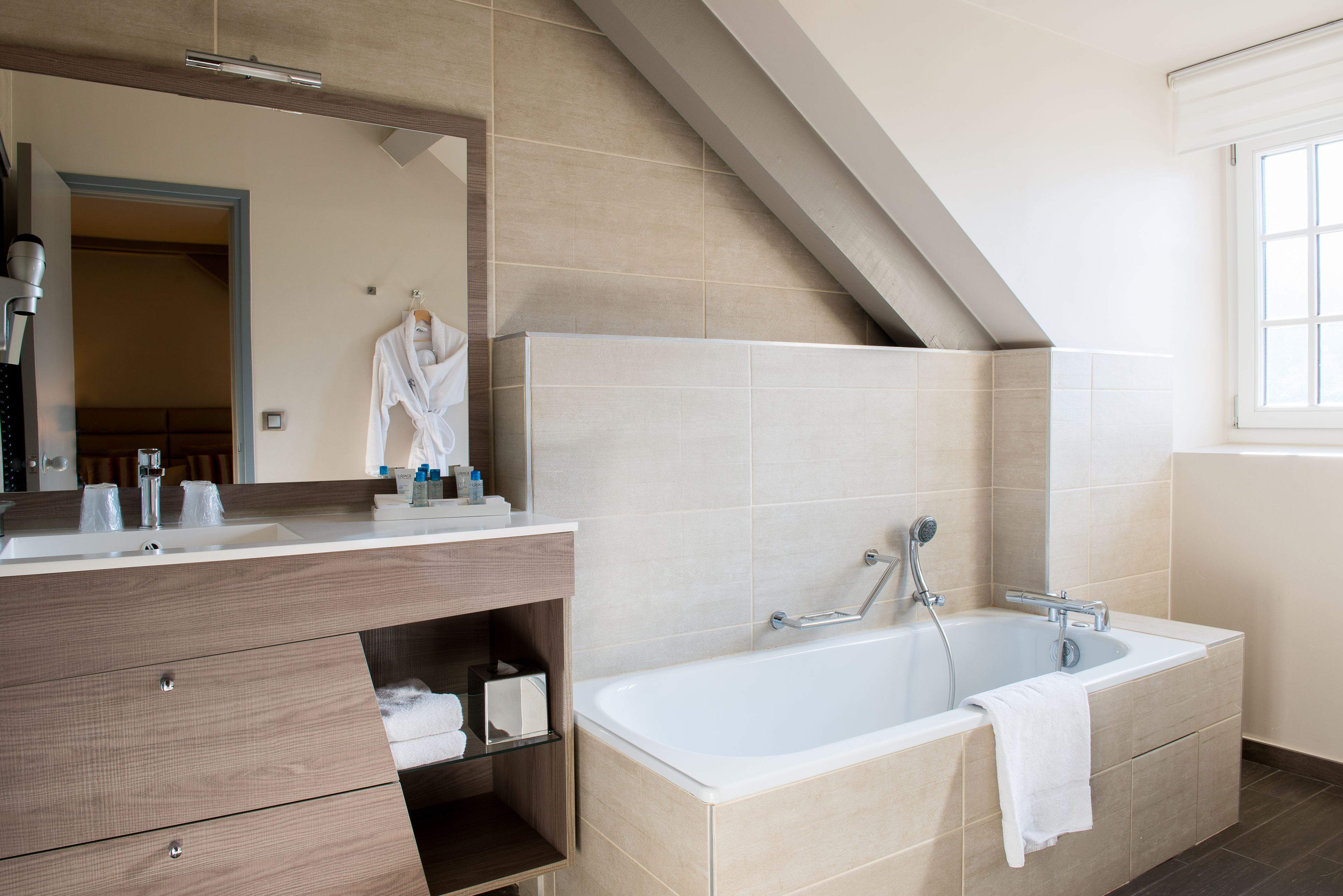 attic double room | bathroom | free toiletries, hair dryer, bathrobes, slippers